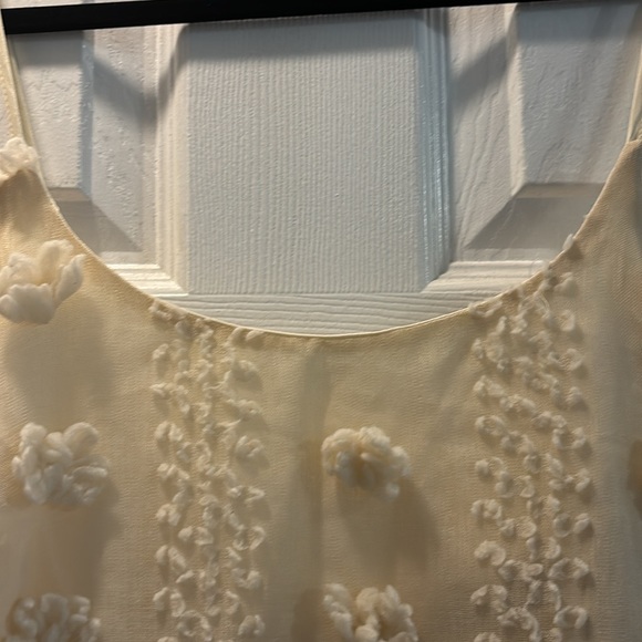 Flirty dress with floral add ons - size Large - Picture 5 of 7